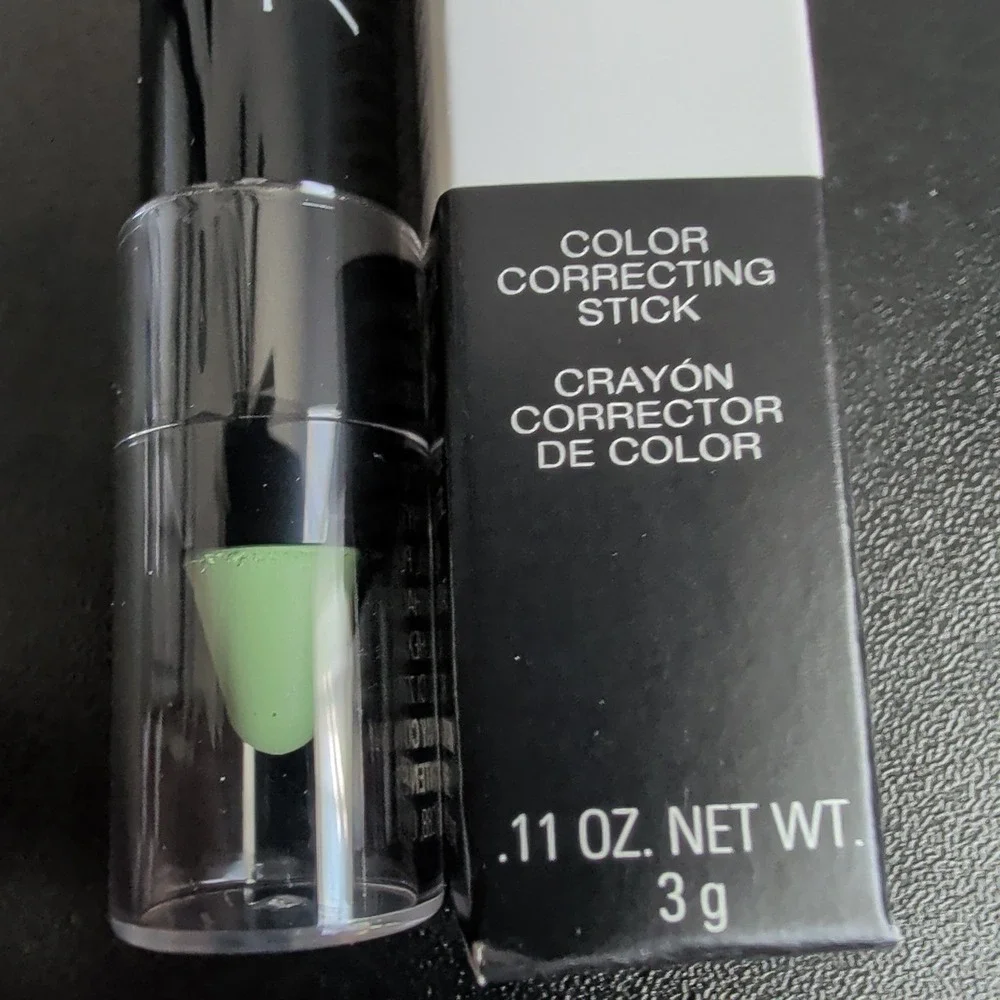 Mary Kay At Play Color Correcting Stick Wipe Out Redness Green 121197 .11oz New